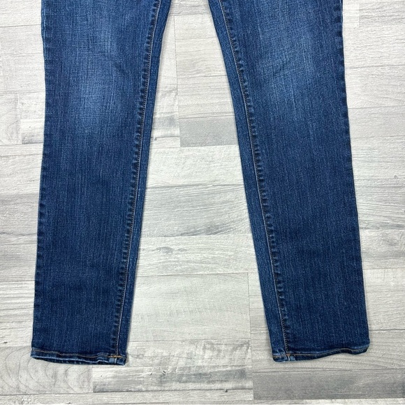 Old Navy Curvy Profile Mid-Rise Denim Jeans - Picture 3 of 7